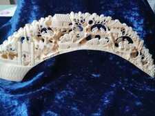 Filigrane Horn Schnitzerei