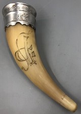 Antikes Studenten Trinkhorn um