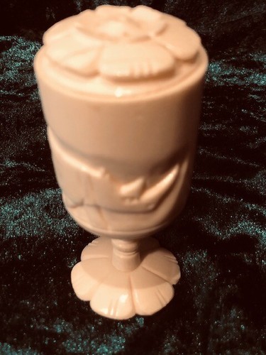 Kleiner pokal mit - kleiner,